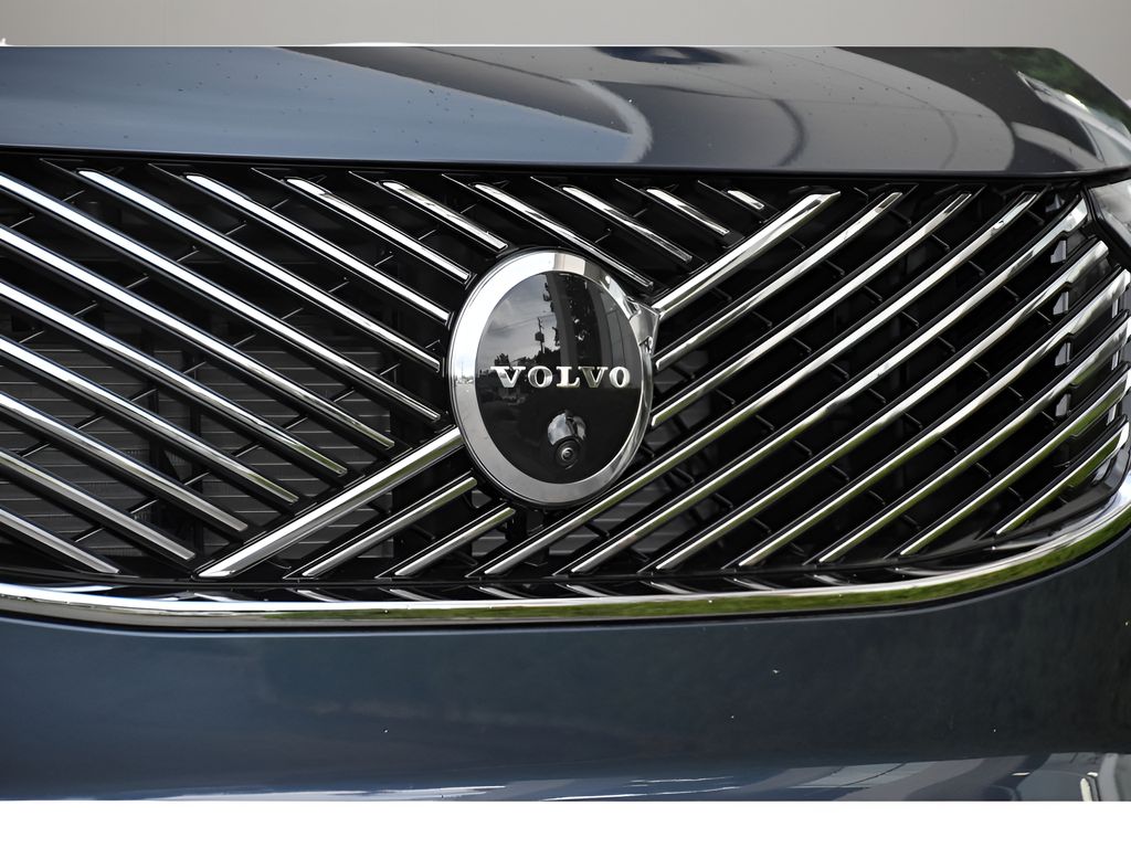 2026 Volvo XC90 Plus - Photo 10