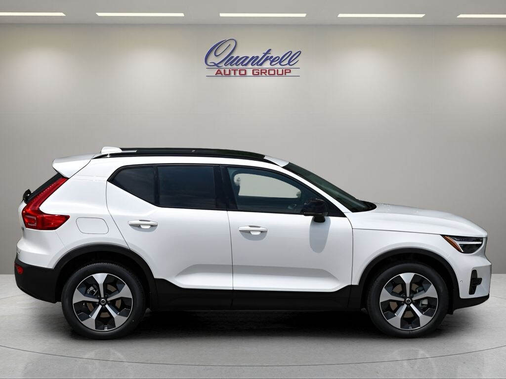 Used 2026 Volvo XC40 B5 Plus SUV
