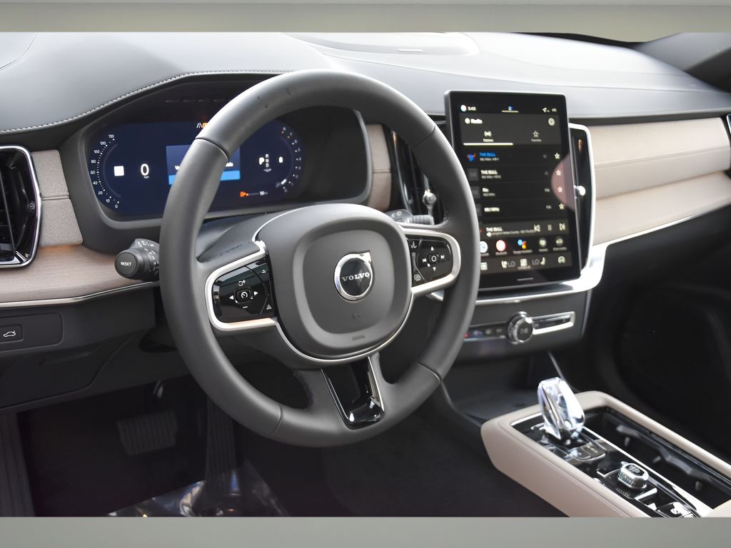 2026 Volvo XC90 Plus - Photo 11