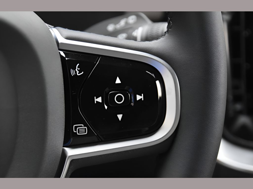 2026 Volvo XC90 Plus - Photo 35