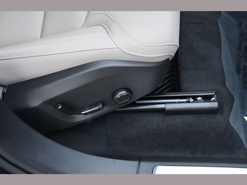 2026 Volvo XC90 Plus - Photo 32