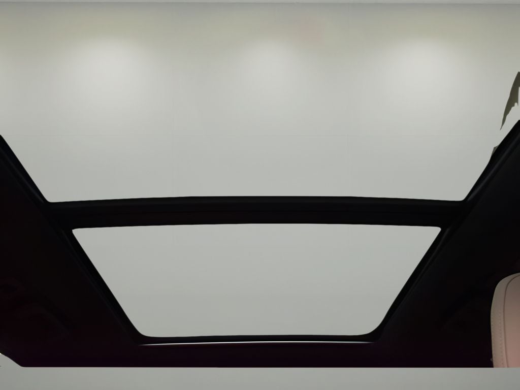 2026 Volvo XC90 Plus - Photo 13