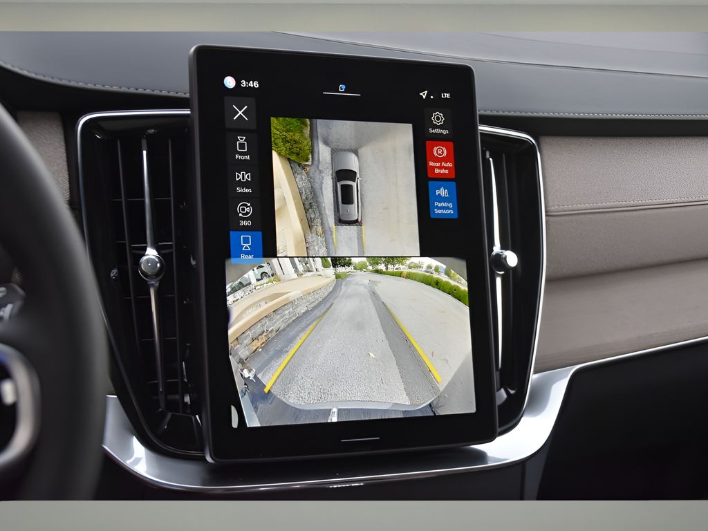 2026 Volvo XC90 Plus - Photo 22