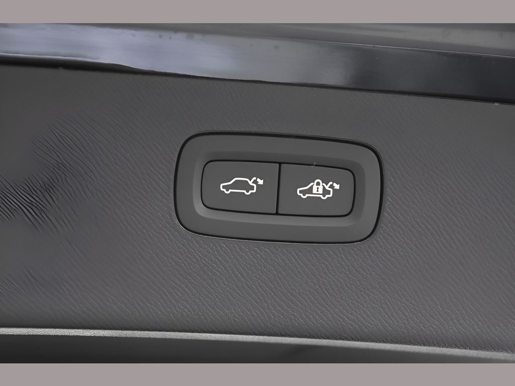 2026 Volvo XC90 Plus - Photo 25
