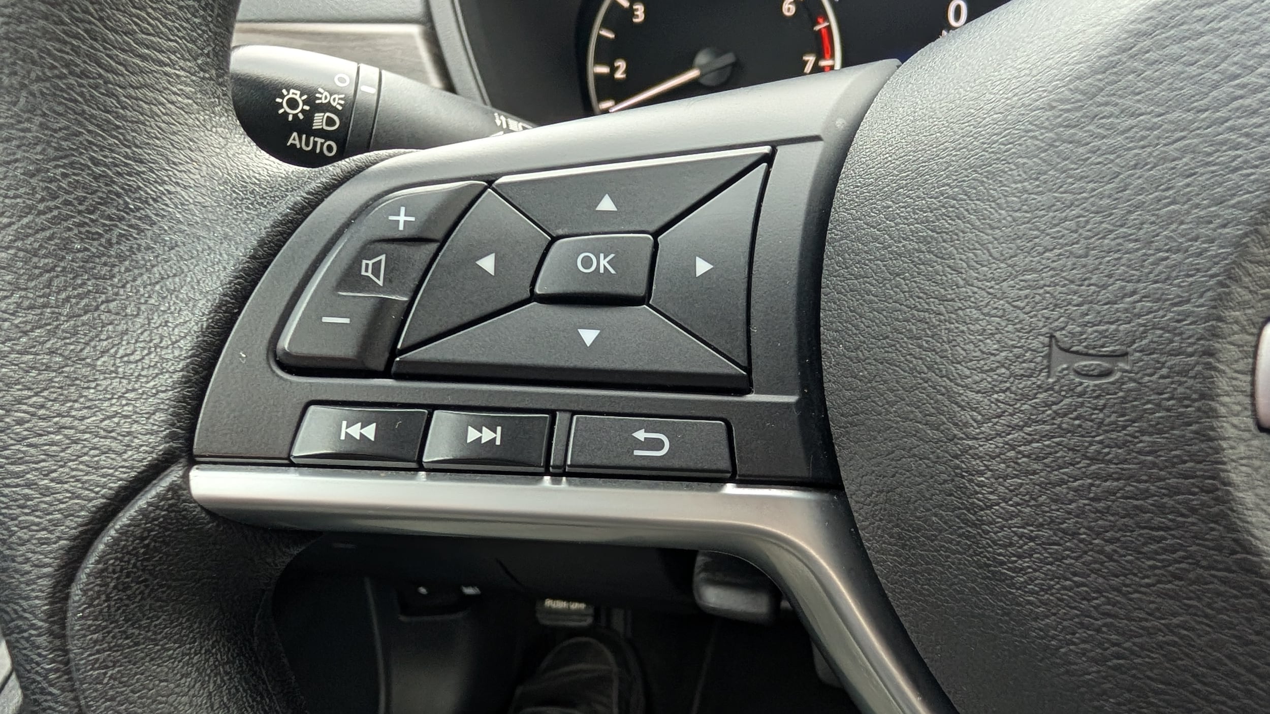 2025 Nissan Altima SV - Photo 24