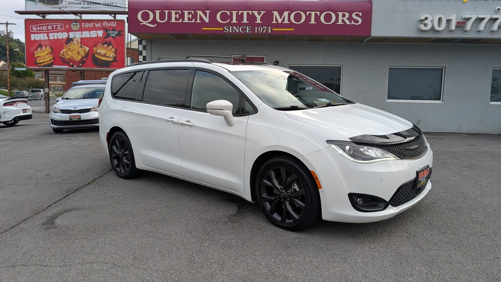 Used 2018 Chrysler Pacifica Limited Van