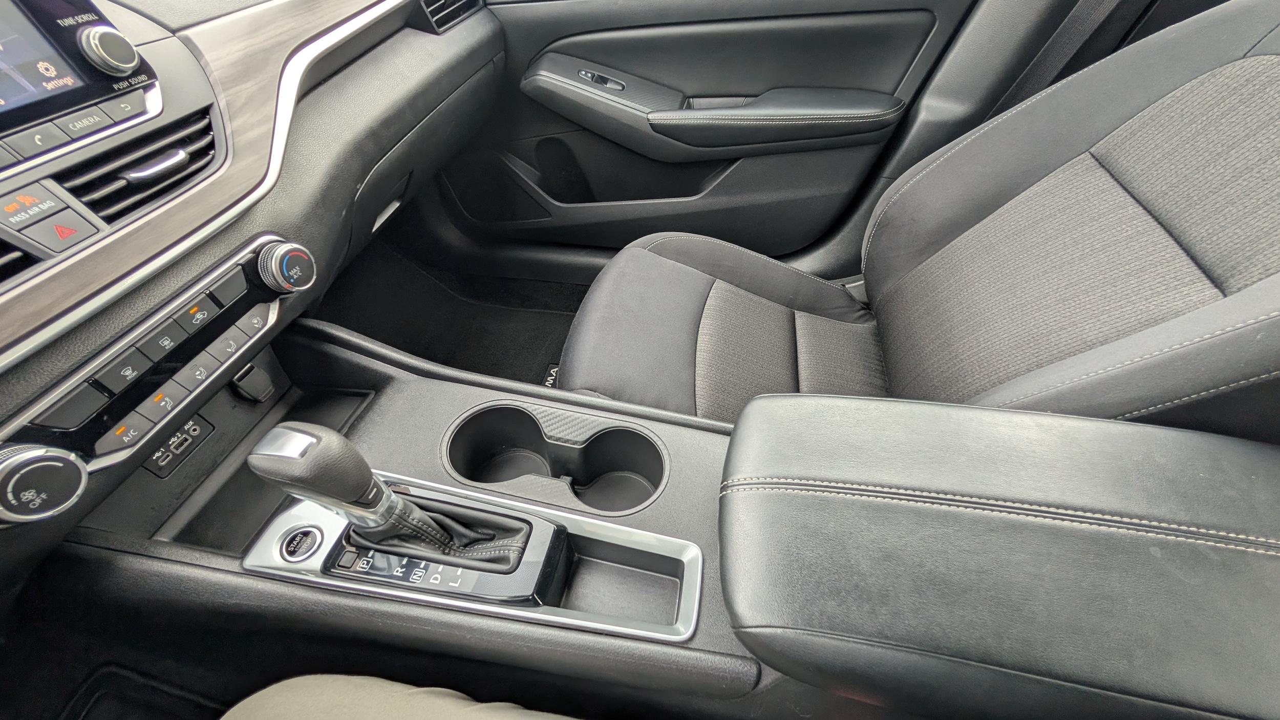 2025 Nissan Altima SV - Photo 30
