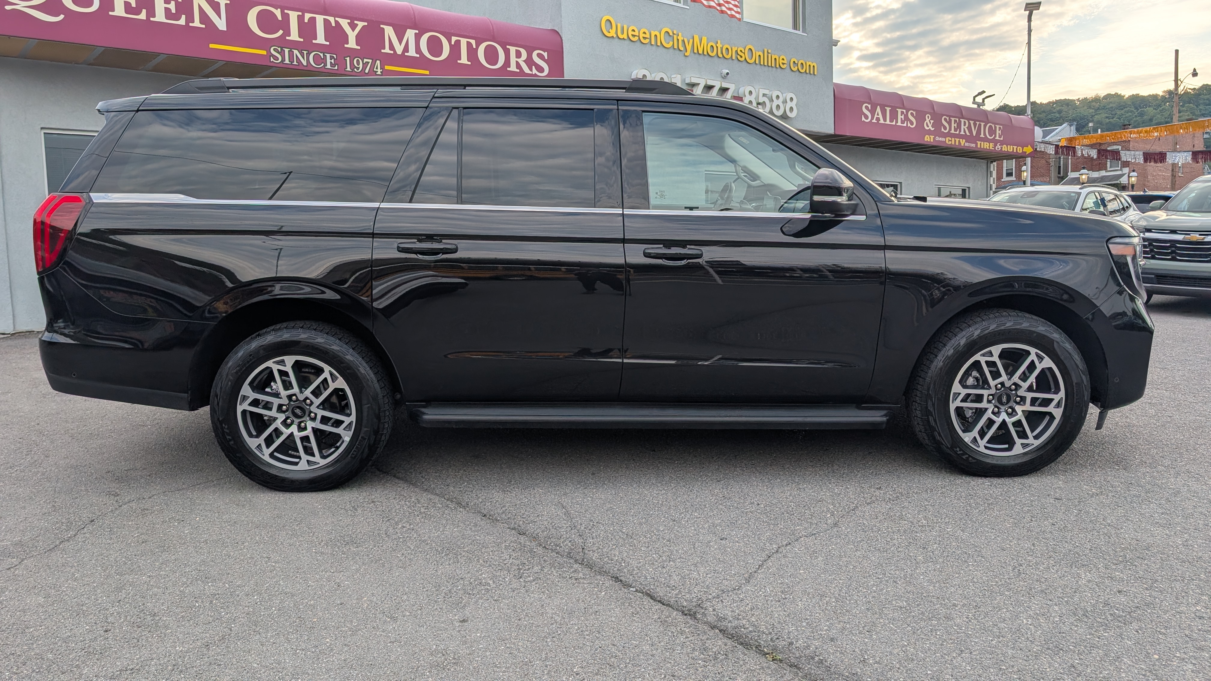 Used 2025 Ford Expedition Max Active SUV