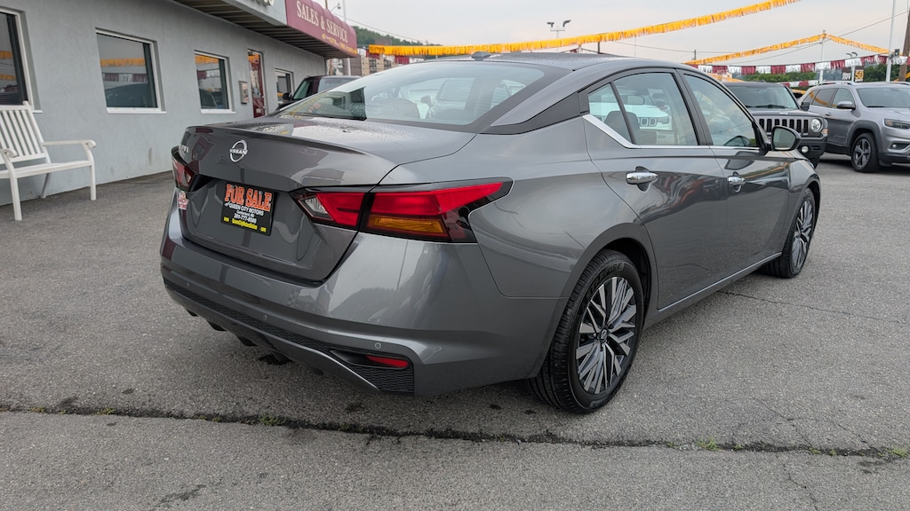 Used 2025 Nissan Altima 2.5 SV Sedan