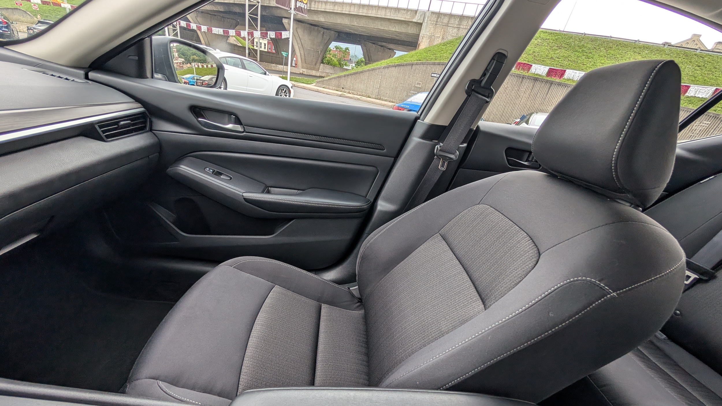 2025 Nissan Altima SV - Photo 32