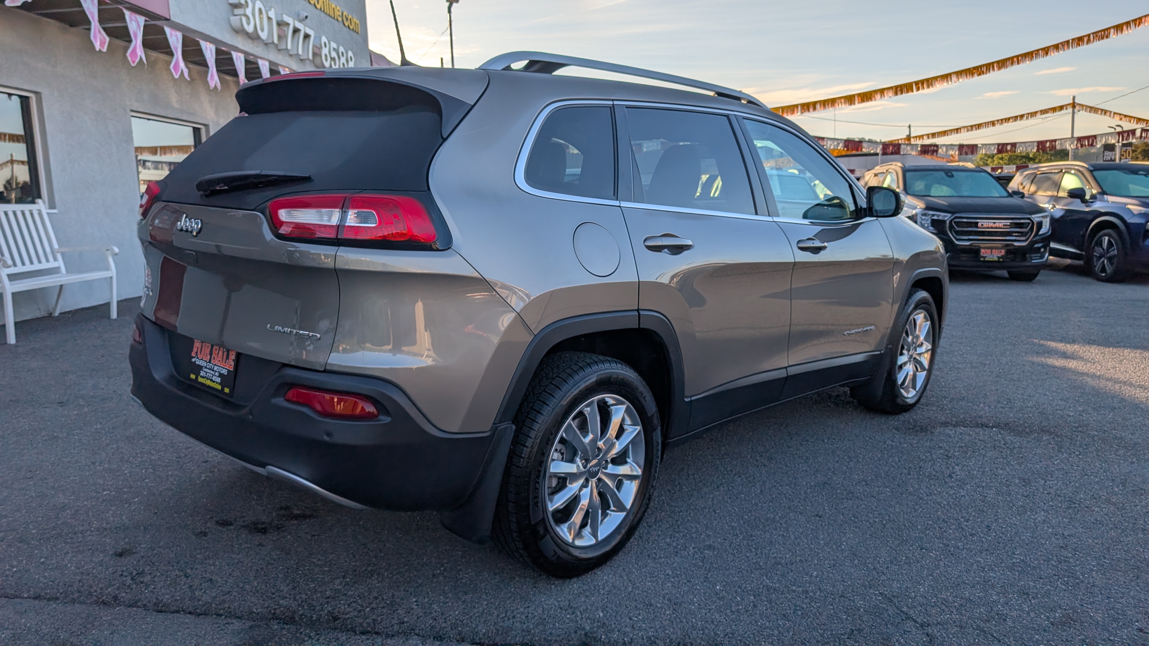 Used 2017 Jeep Cherokee Limited 4x4 SUV