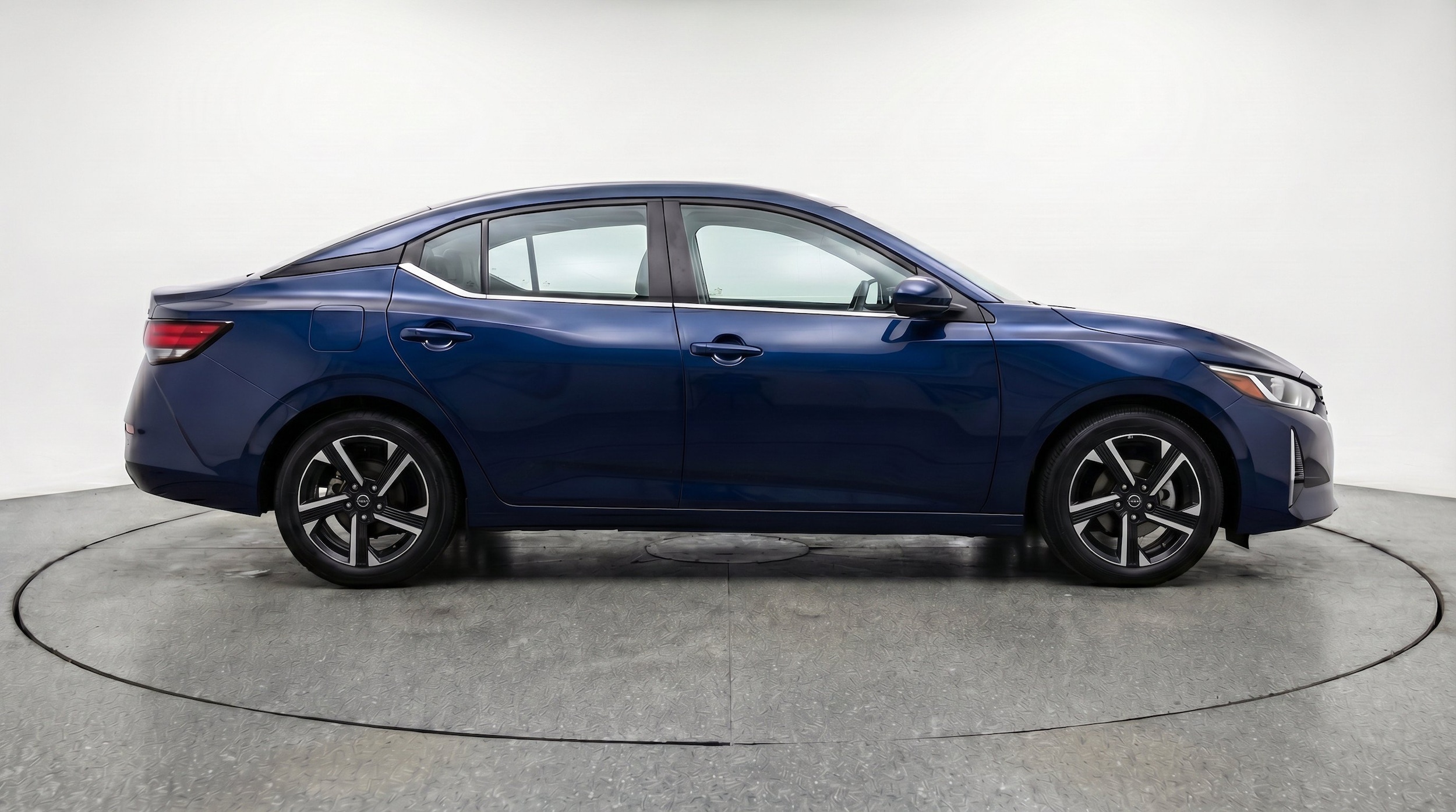 Thumbnail: 2025 Nissan Sentra - 10