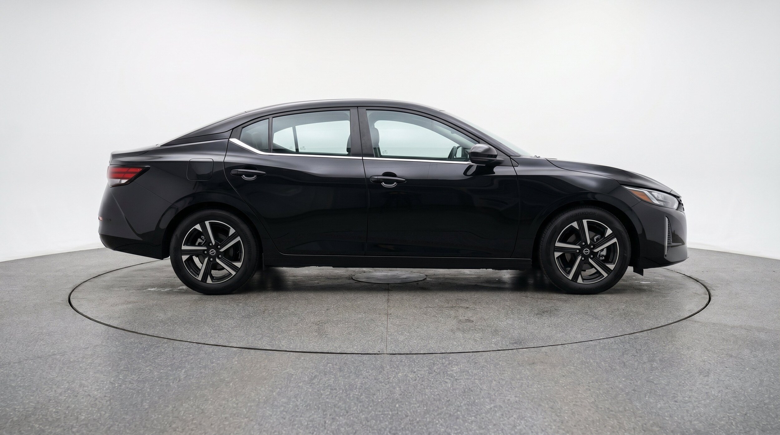 Thumbnail: 2025 Nissan Sentra - 10