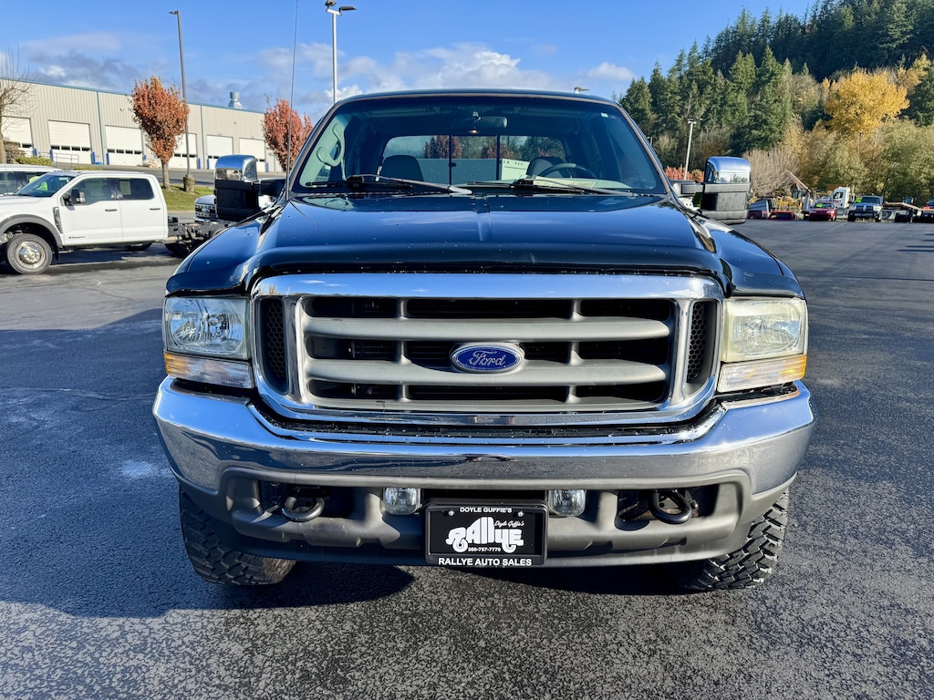 Used 2002 Ford Super Duty F-350 SRW Lariat 4WD Crew Cab 156 Lariat 4WD