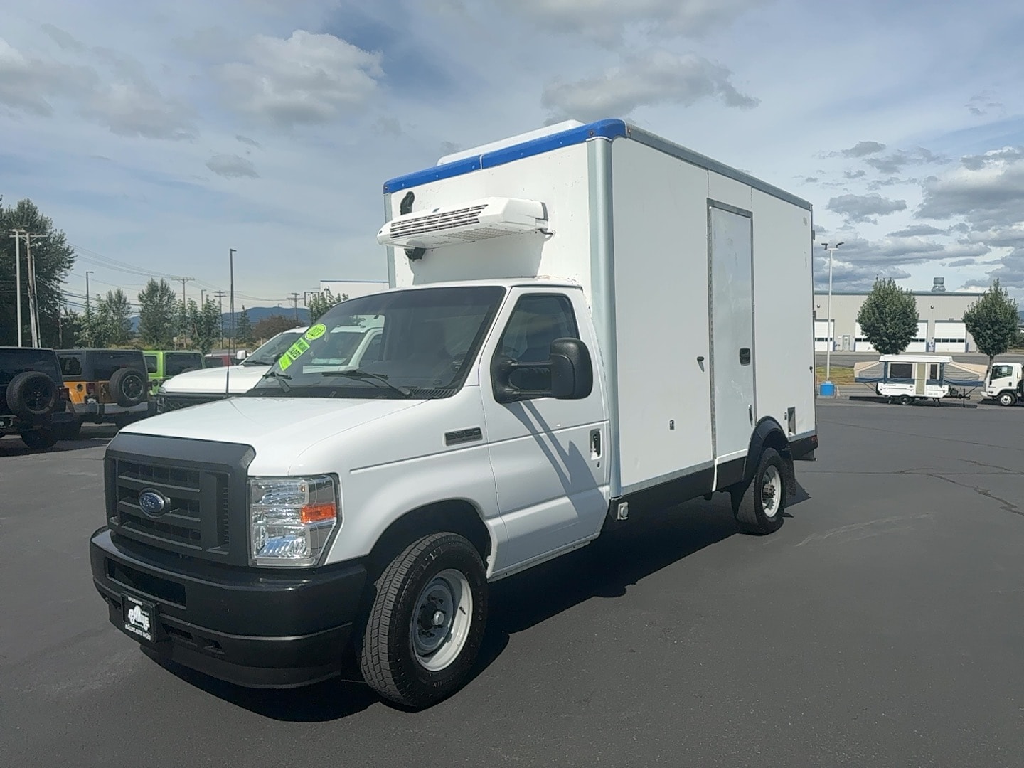 2023 Ford E-Series Cutaway Base