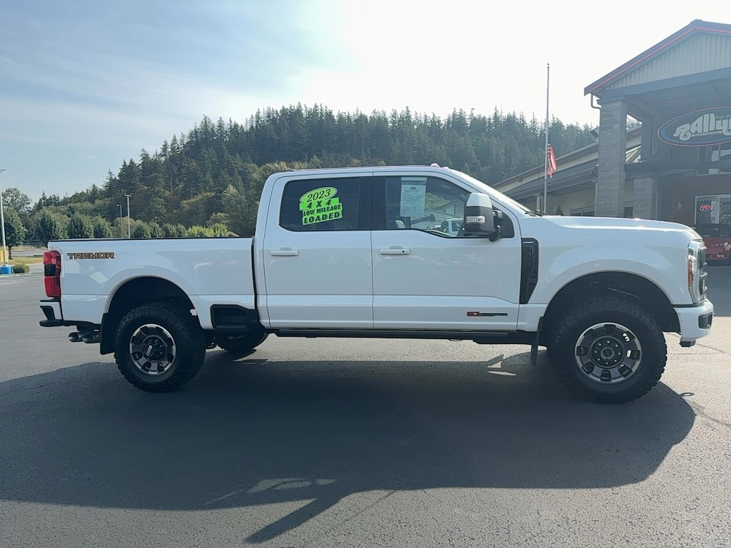 Used 2023 Ford F-350 LARIAT TREMOR Truck Crew Cab