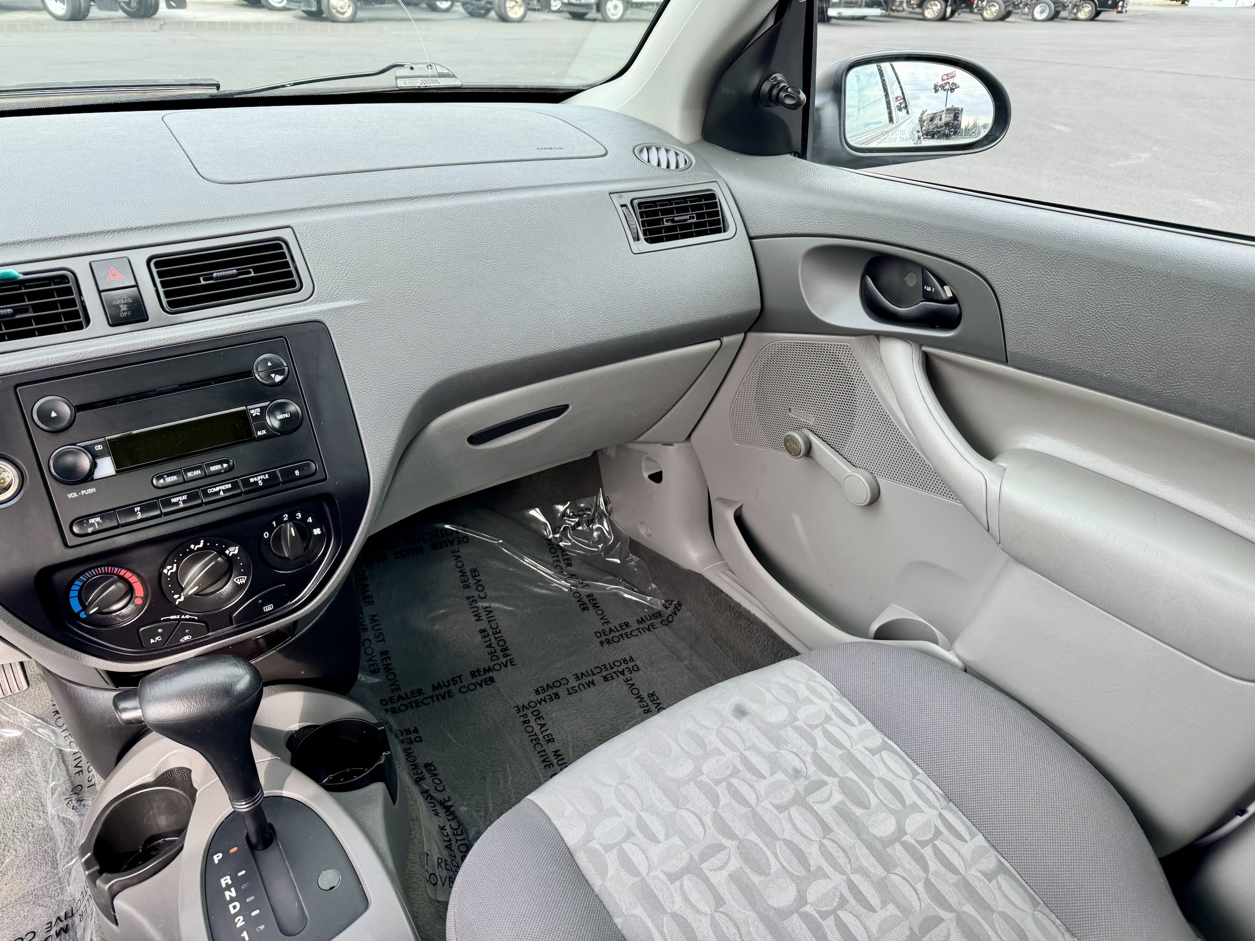 2005 Ford Focus ZX4 S - Photo 17