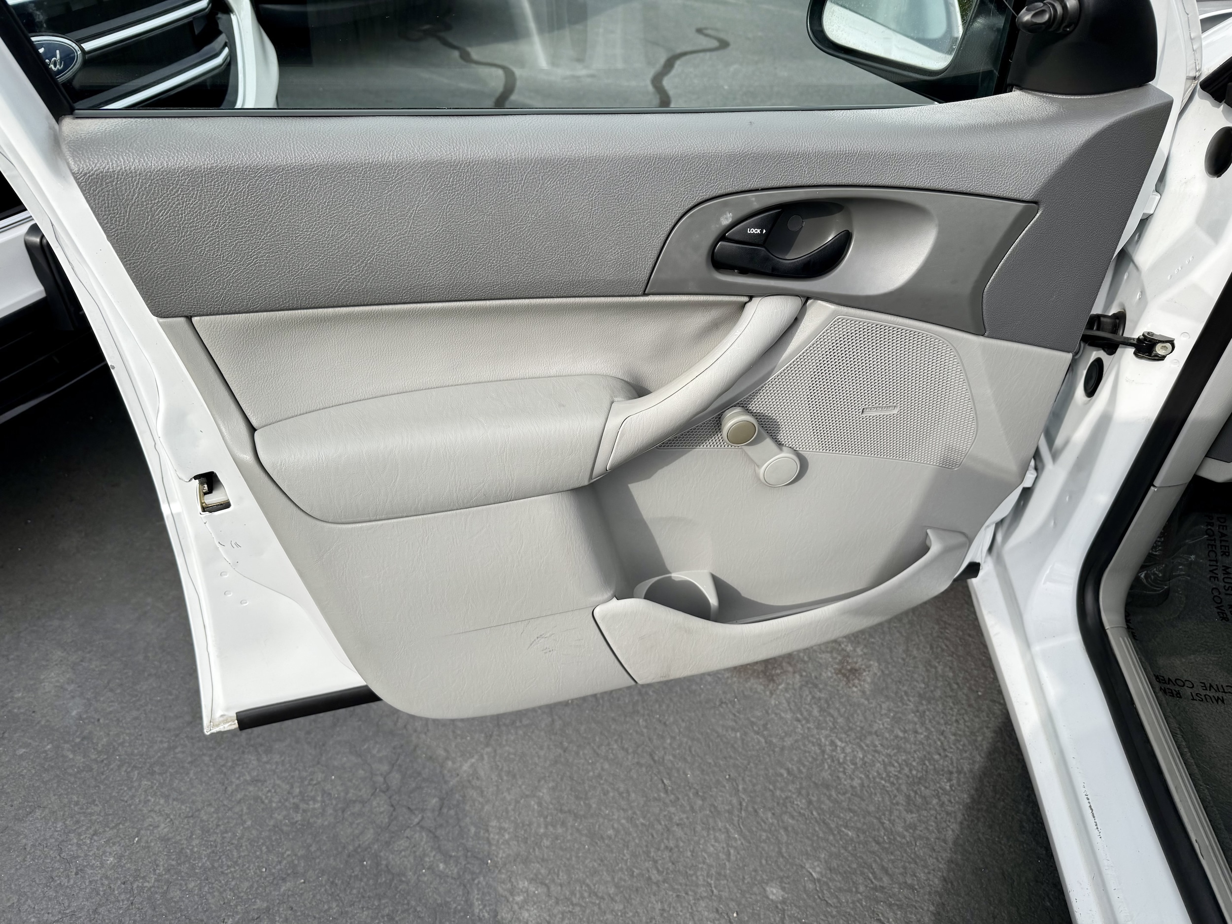 2005 Ford Focus ZX4 S - Photo 19