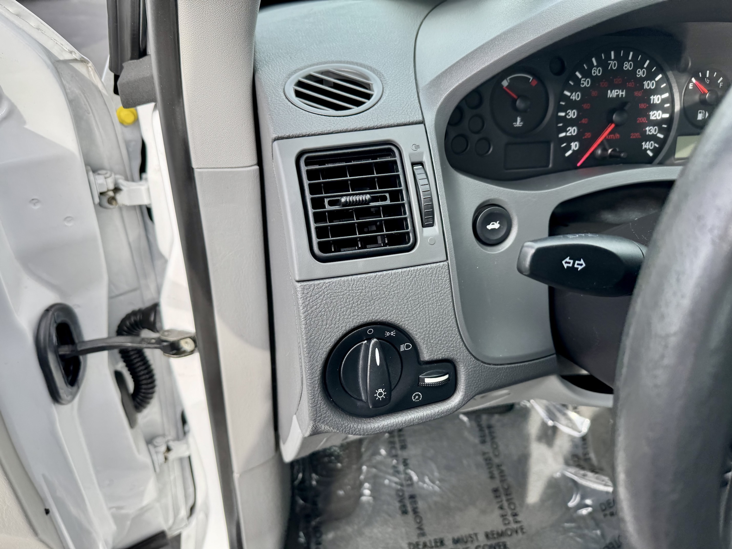 2005 Ford Focus ZX4 S - Photo 18