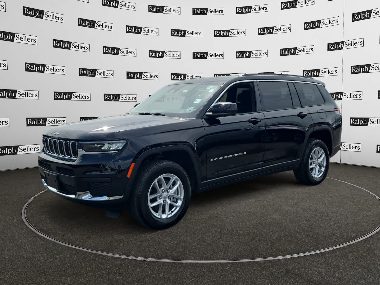Used 2025 Jeep Grand Cherokee L Laredo SUV