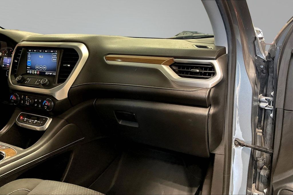2022 GMC Acadia SLE - Photo 25