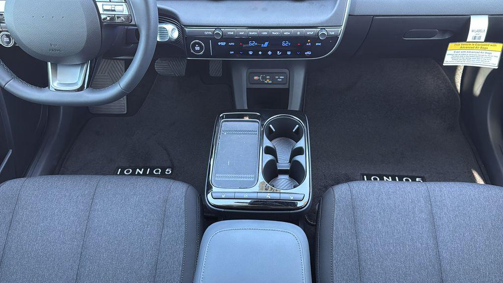 2025 Hyundai IONIQ 5 SE - Photo 22
