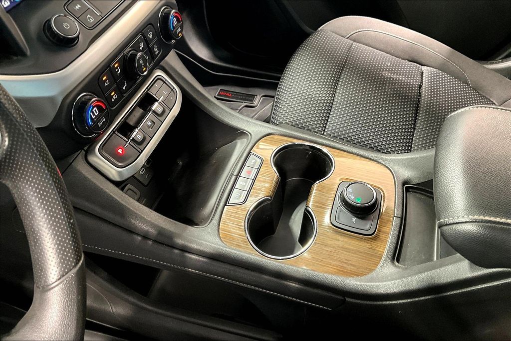 2022 GMC Acadia SLE - Photo 17
