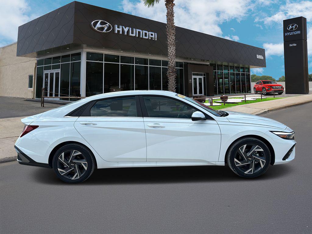 2025 Hyundai Elantra Limited - Photo 2