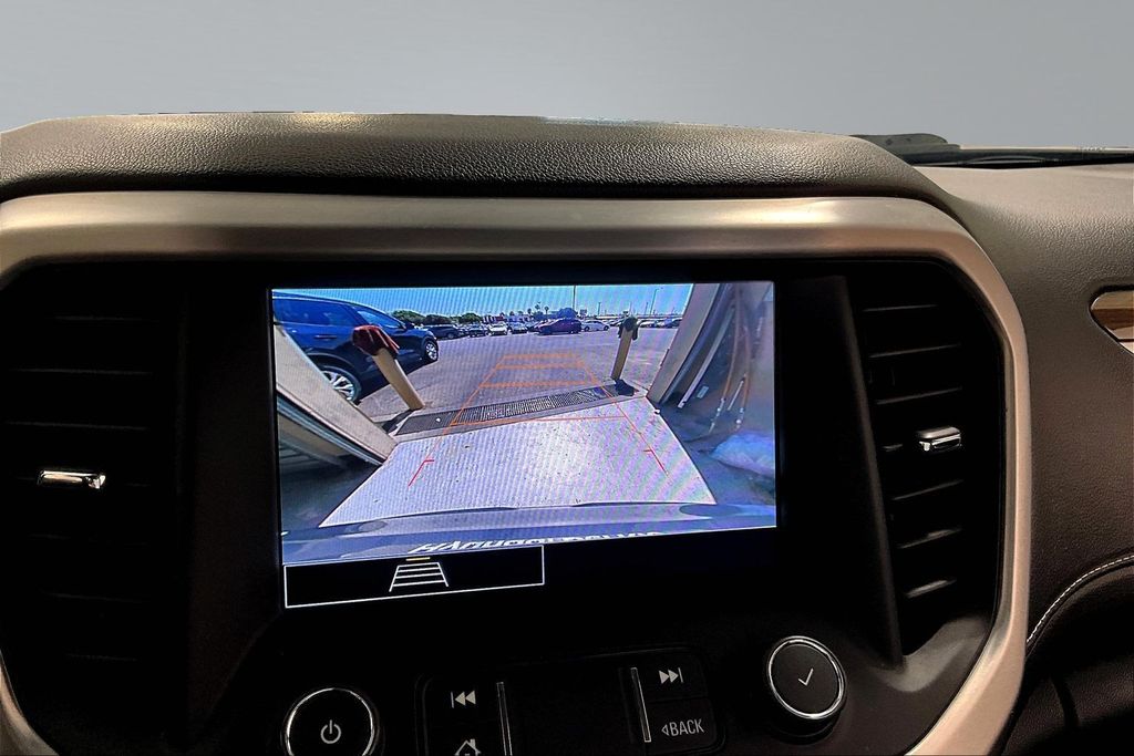 2022 GMC Acadia SLE - Photo 15