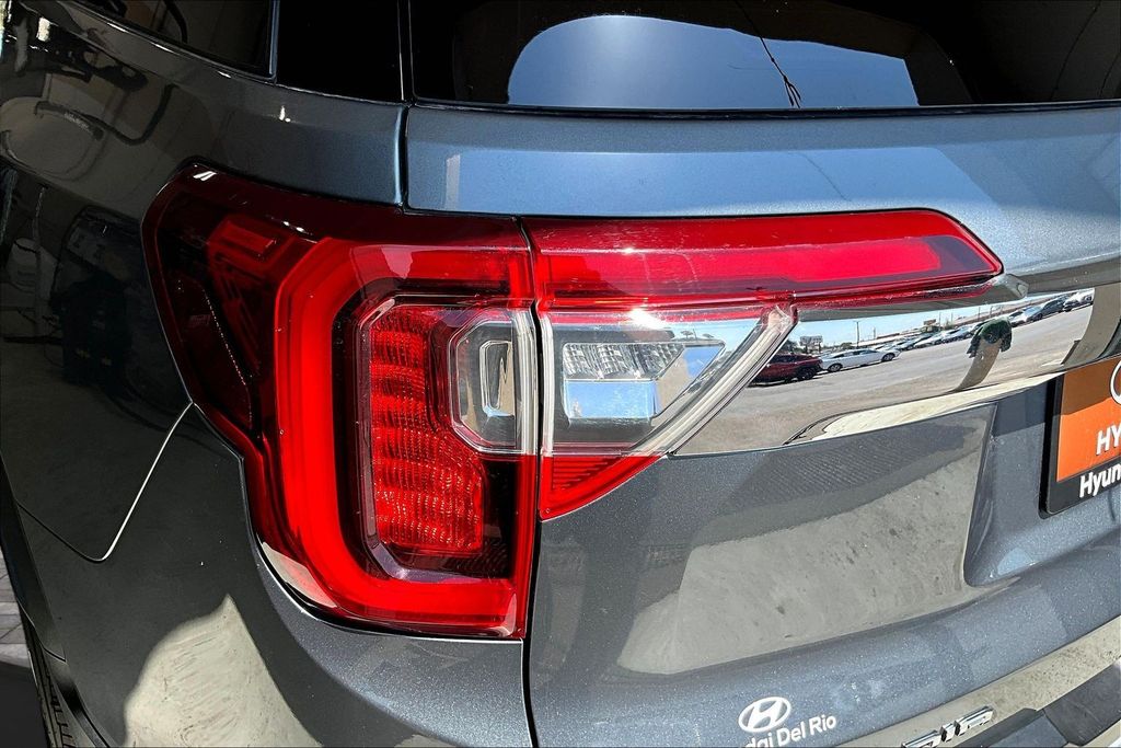 2022 GMC Acadia SLE - Photo 22