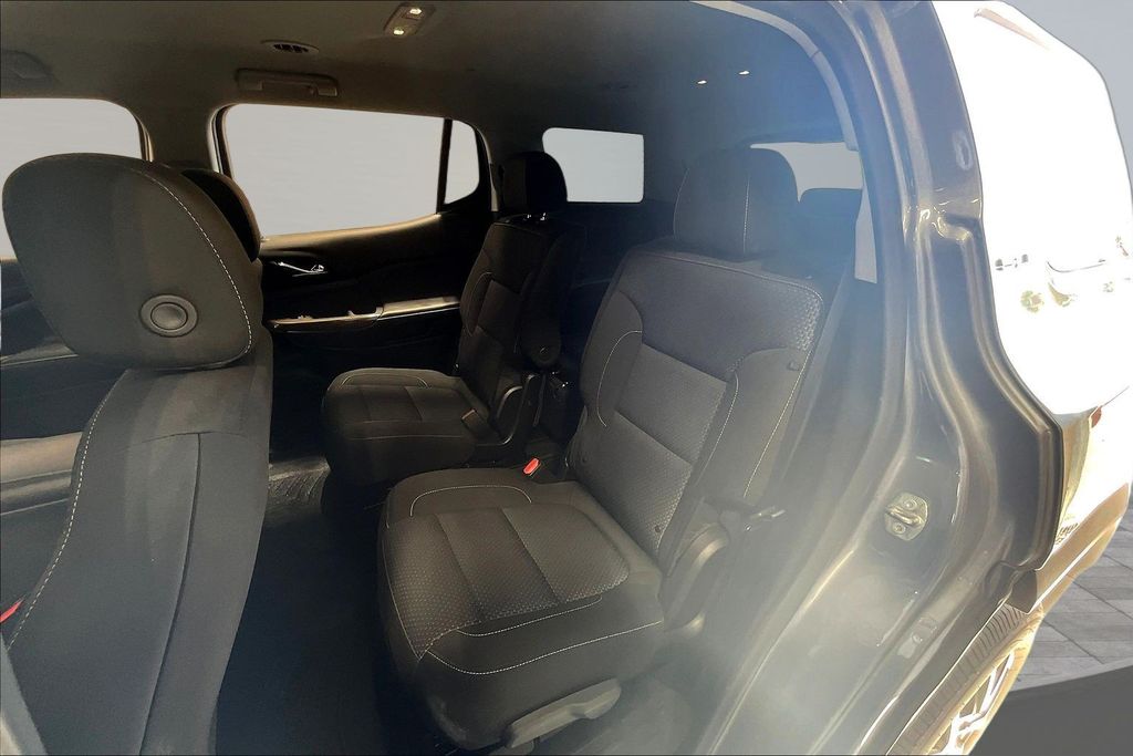 2022 GMC Acadia SLE - Photo 21