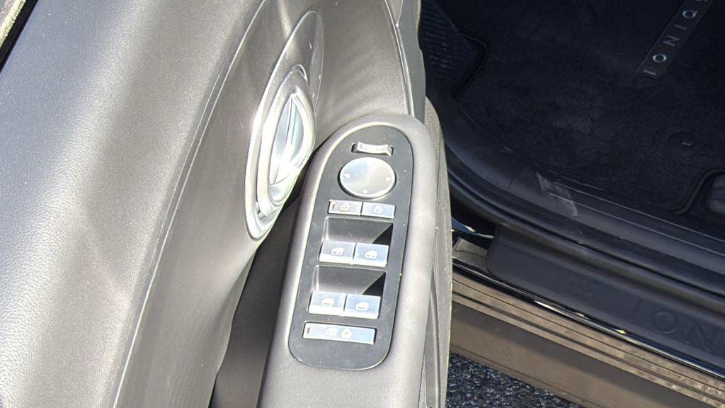 2026 Hyundai IONIQ 9 SE - Photo 9