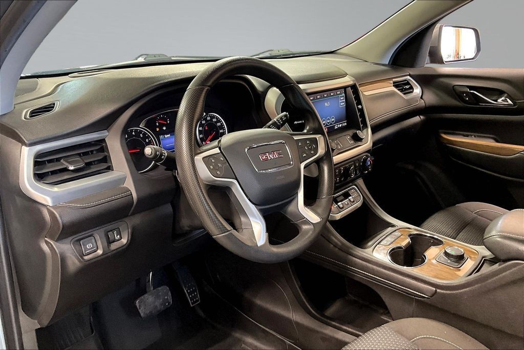 2022 GMC Acadia SLE - Photo 16