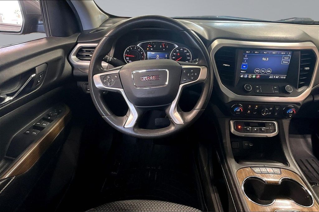 2022 GMC Acadia SLE - Photo 9
