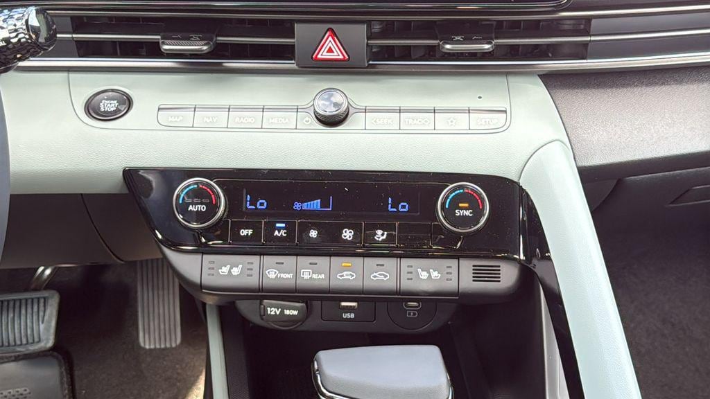 2025 Hyundai Elantra Limited - Photo 22