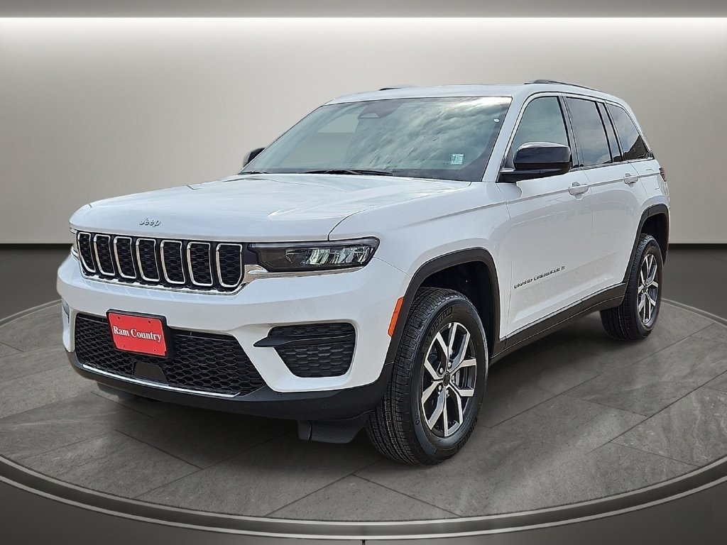 2027 Jeep Grand Cherokee Laredo