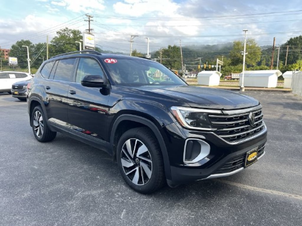 Used 2024 Volkswagen Atlas 2.0T SE w/Technology