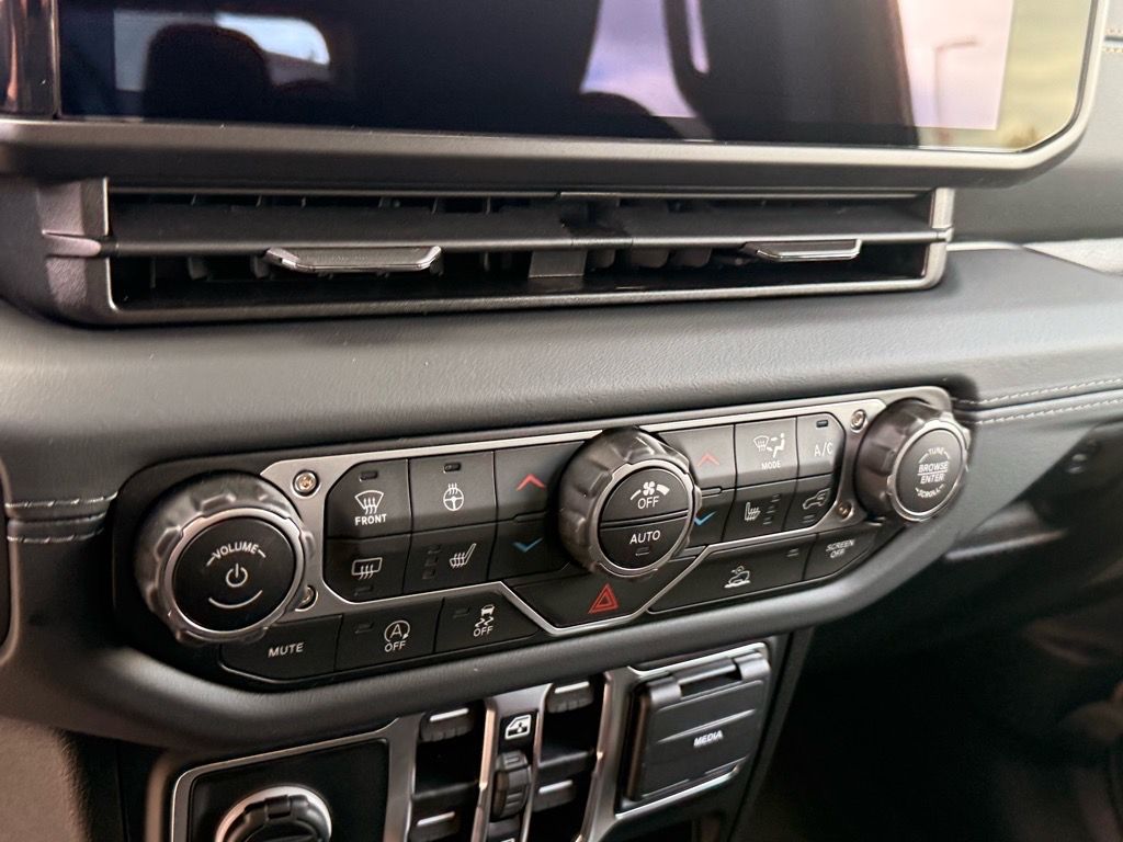 2025 Jeep Gladiator High Tide - Photo 14