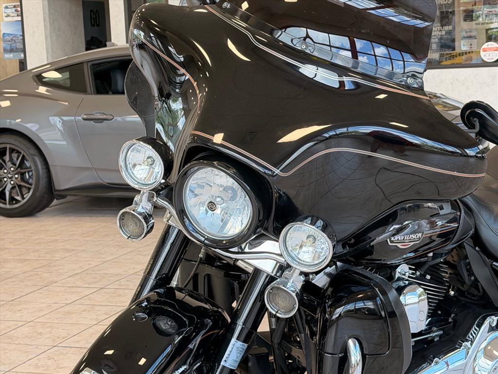Used 2009 Harley-Davidson Touring Electra Glide Ultra Classic Motorcycle