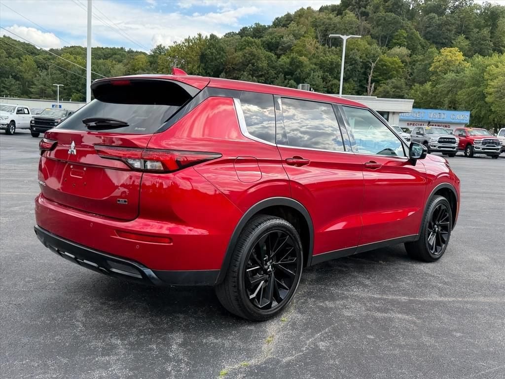 Used 2024 Mitsubishi Outlander SE SUV