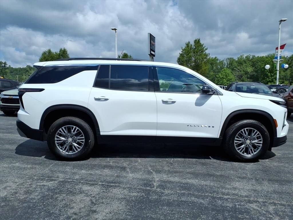 New 2026 Chevrolet Traverse LT SUV