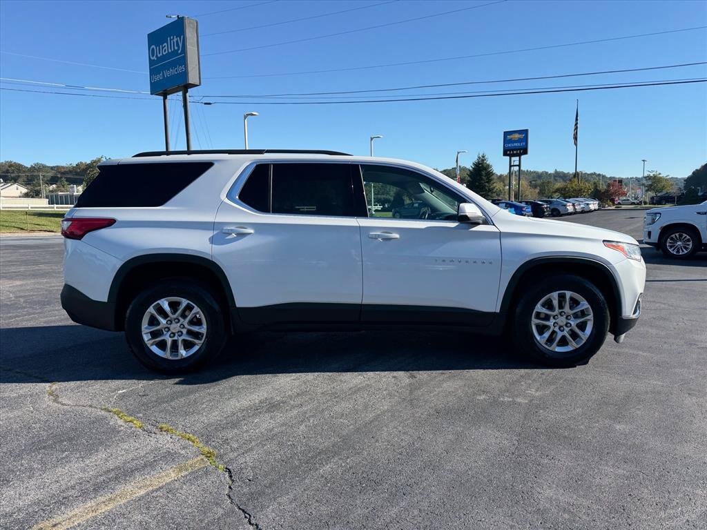 Used 2021 Chevrolet Traverse LT Cloth SUV
