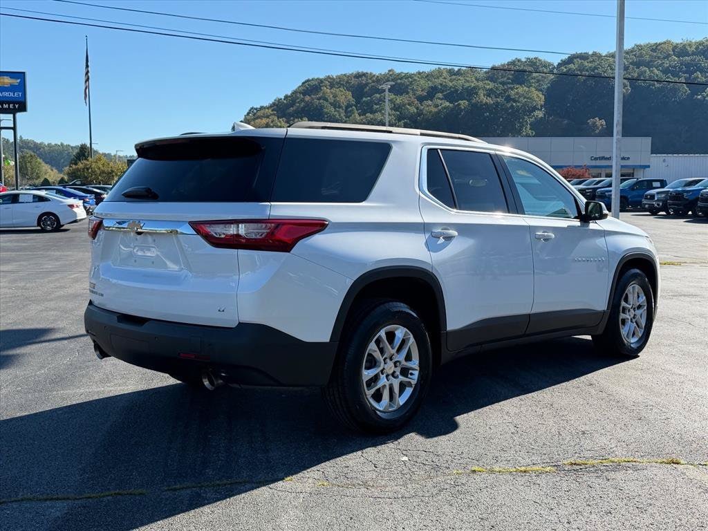 Used 2021 Chevrolet Traverse LT Cloth SUV