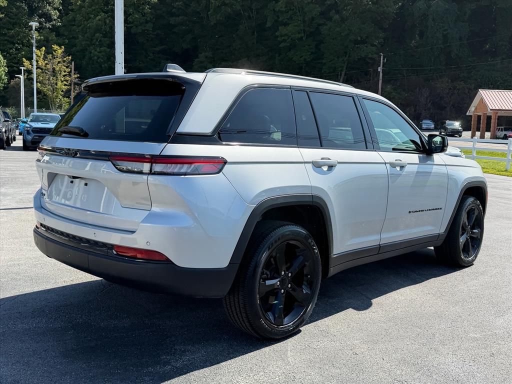 Used 2025 Jeep Grand Cherokee Altitude X SUV
