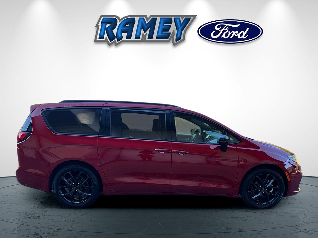Used 2025 Chrysler Pacifica Limited