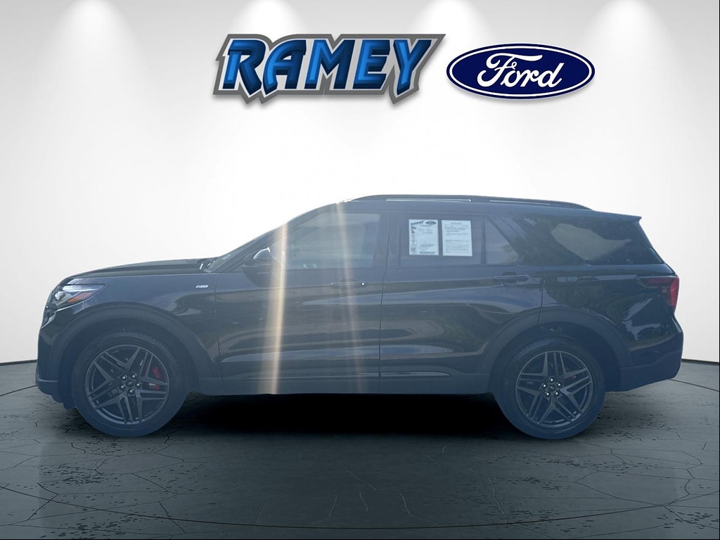 Used 2025 Ford Explorer ST-Line