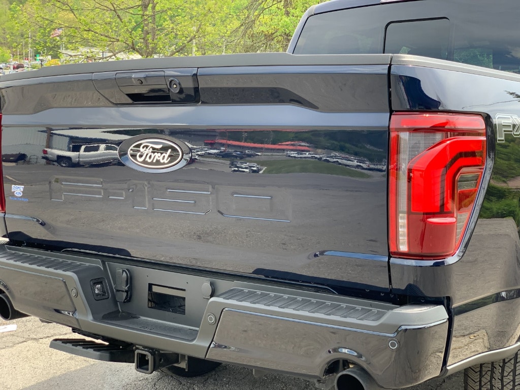 2025 Ford F-150 Lariat - Photo 11