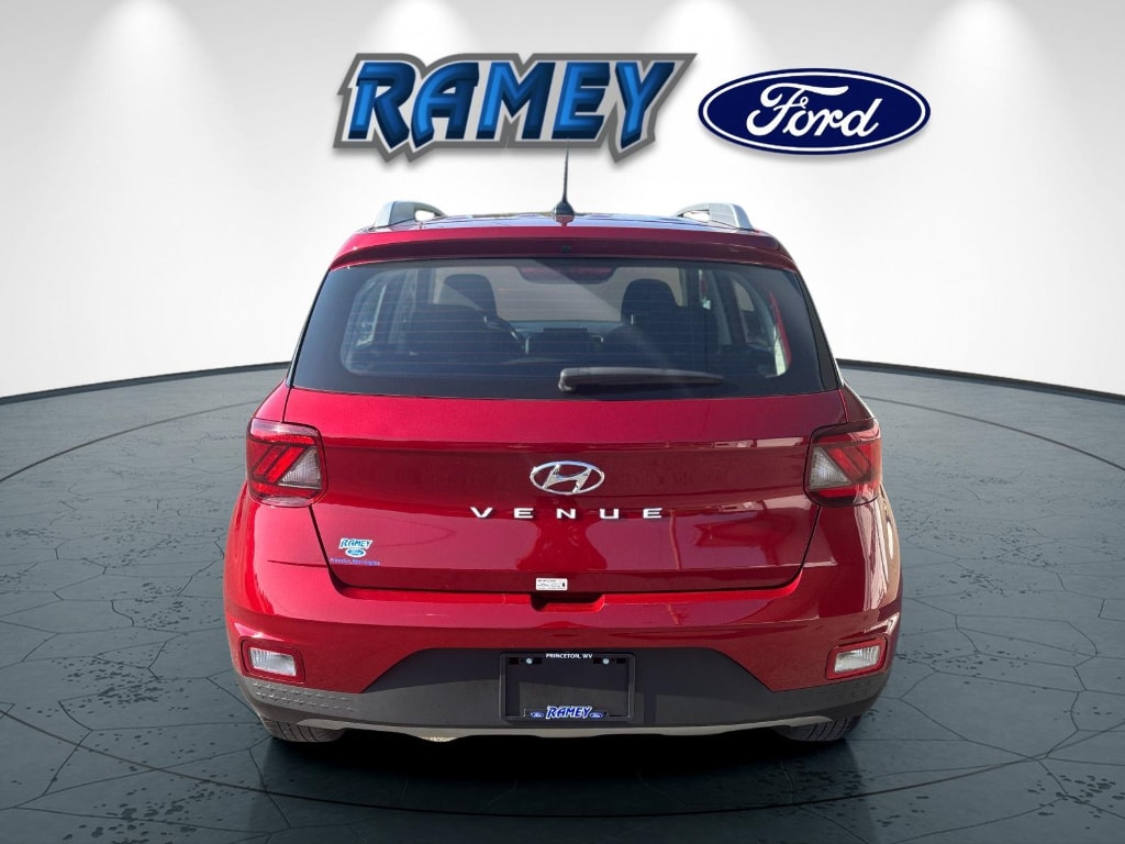 Used 2025 Hyundai Venue SEL