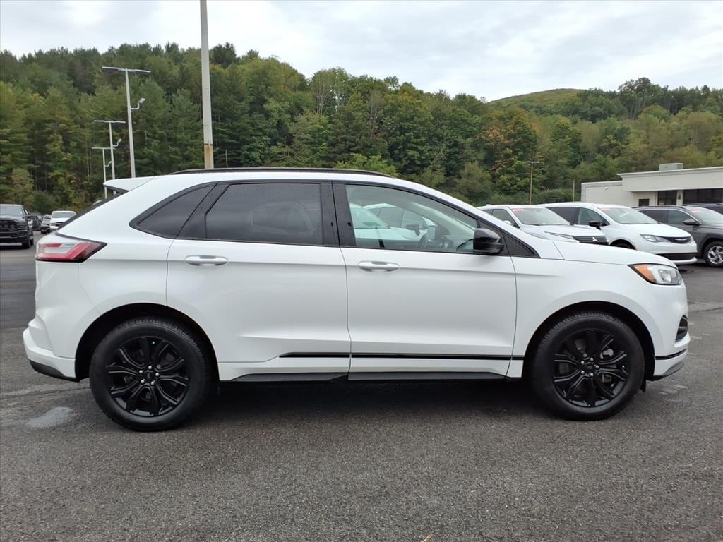 Used 2022 Ford Edge SE SUV
