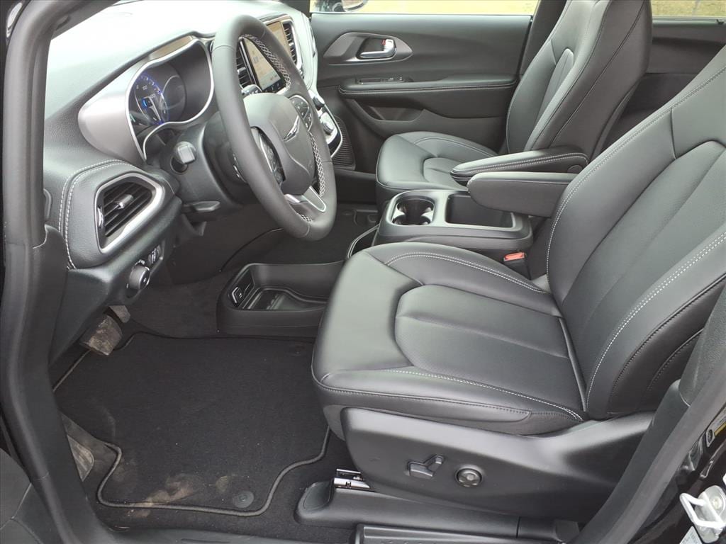 New 2026 Chrysler Pacifica Select Minivan/Van